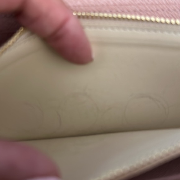 Beautiful Louis Vuitton Zippy - Picture 8 of 10